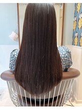 【酸性ストレート】髪の成分に近い薬剤で優しくストレートに。繰り返しのストレートにももう悩まない。