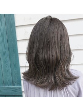 ルッソリベラ 池袋(Lusso libera) ミディアム　グレージュカラー　ニュアンスカラー◎30代40代50代