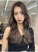 グレージュハイライトレイヤーカットインナーカラーベージュ