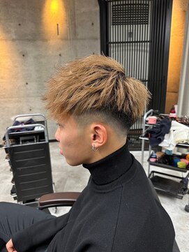 イーラ(era) フェード刈り上げ前下がりマッシュツーブロック