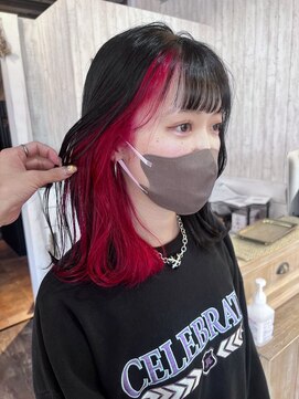 アクトゥス(AEQUITAS) 真っ赤×半頭インナーカラー