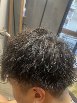 トロアフルール(trois fleurs) 波巻きパーマ