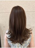セミロングレイヤースタイル