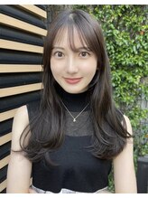 ヨンド(yond) ミディアムレイヤー顔まわり前髪カットオリーブベージュ群馬太田