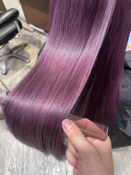 リー ヴィータ 上新庄(Lee Vita) 髪質改善とバイオレットピンク