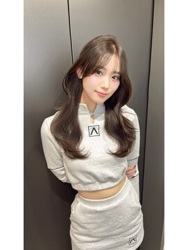 ユーフォリア 渋谷グランデ(Euphoria SHIBUYA GRANDE) グレージュ　オリーブベージュ　レイヤーカット　YUKI