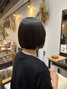 トットファム(tot.fam.) 【t o t . f a m .】縮毛矯正×まとまり◎ミニボブ♪