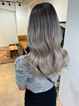 メリー オオサカ(Merly Osaka) 色落ち綺麗ホワイトバレイヤージュ