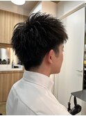 動きで魅せるアップバングショート