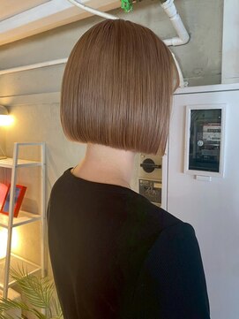 マジコ 梅田(Magico) ダブルカラー/ケアブリーチ/ミルクティーベージュ/レイヤー/梅田