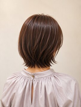 モック(moc) 女性らしいショートボブスタイル