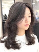 アビー(ABBEY) ロングヘアレイヤーロングレイヤーカットハッシュカット