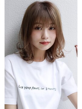 シー バイ ロンド 新宿(Sea by Lond) 【 藤原三知代 】フォギーベージュ外ハネレイヤーボブ 新宿