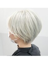 パティオン(PATIONN)&nbsp;ホワイトブリーチ前下がりふんわりショート