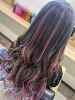 ラビス クローバー(Lovis clover) ピンク ミクブルー 派手髪ハイライト ふんわりミディアム