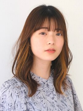 シルフィ(sylph) 外ハネミディアム　インナーカラー　ロブ