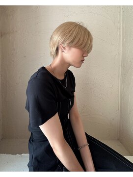 ムジーク(Musiiik) ハイトーンとハンサムショート。