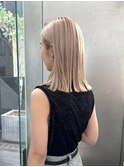 切りっぱなしボブ×ホワイトベージュ