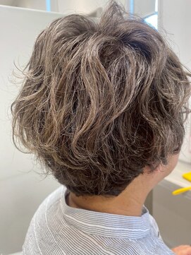 ルナディア(Lunadia) ショートボブ