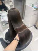 赤みを抑えた艶アッシュグレージュ