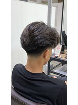 アフューズバイストゥー(Vfuse by StueW) テーパーフェード×ニュアンスパーマ×センターパート