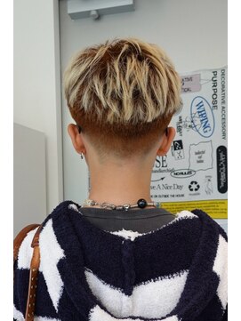 ウーズ ハラジュク(Ooze.HARAJUKU) ハッシュカットグレージュデザインカラーツートーンカラー原宿