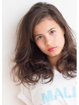 ギャラリーナナヨンナナ(GALLERY747) 外国人風柔らかミディアム