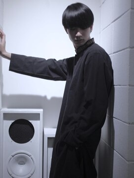 ココ 原宿(KOKO) 波巻きツイストスパイラルフェザーパーマ刈り上げセンターパート