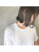 ミント(mint) 透明感グレー、ほんのりカーキで柔らかさを!