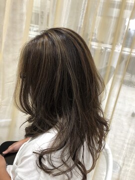 ゼル イオンタウン名西(ZELE) 細かめハイライト　レイヤーヘア