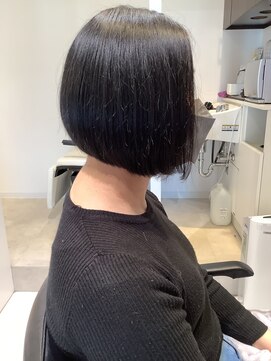 アーミー(ARMY) 前下がりレイヤーボブ