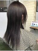 スモーキーグレージュカラー