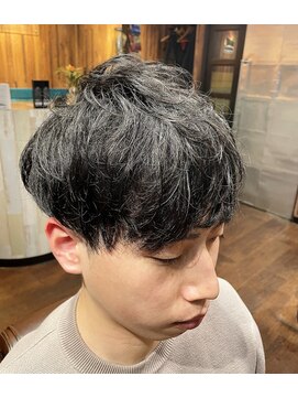 エイト ヘアワークス シンテラ(EIGHT HAIR WORKS SHIN TERA) くせ毛をいかしたマッシュ