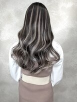 アルマバイロサ(ALMA by ROSA)&nbsp;黒髪×ホワイトシルバー/担当rui