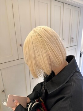 ベレーザ 渋谷(BELEZA) 6622_ブロンドベージュハイトーンカラー切りっぱなし韓国ボブ