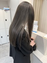 アラナ 薬院(alana) ハイトーンに暗髪カラー