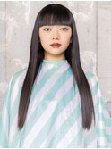 ぱっつん前髪×うるツヤモードストレート