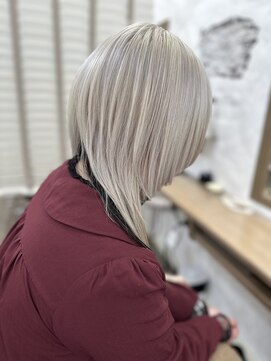 ラウラアンドロー(LAURA&RO) ダブルカラー/ケアブリーチ/インナーカラー/ベージュ【塚口】