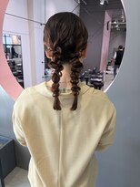 イル(il)&nbsp;ツイン編み下ろし風アレンジ