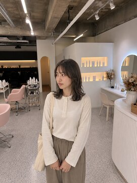 シエル 一社(cher) ミディアムレイヤースタイル