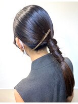 およばれヘア　アレンジ　結婚式　人気のタイトポニー