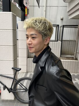 ウェルネス(Wellness) スパイラルツーブロックマッシュアップバングコンマヘア42