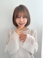 ジョエミバイアンアミ(joemi by Un ami)&nbsp;【joemi】斜めバンググレージュカラーシルキーベージュ(小倉太郎