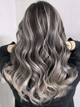 レディアル 大宮(REDEAL ope.) 【ハイライト】ホワイト系バレイヤージュ