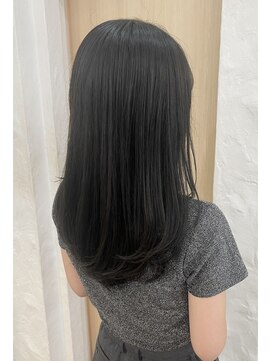 エレノア 渋谷公園通り店(Eleanor) 【暗髪】ツヤ感×透明感♪アッシュグレー