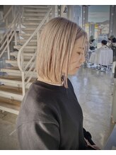 ブランコジーサウス(BLANCO G South)&nbsp;くすみベージュ/ブロンドヘア/ホワイトブランド