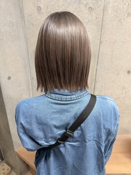 エウペ 渋谷(WEUPE) 斜めバング/グレージュカラー/デザインカラー/シルキーベージュ