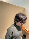 おしゃれ女子の個性派微ウルフと緩めパーマショートヘア