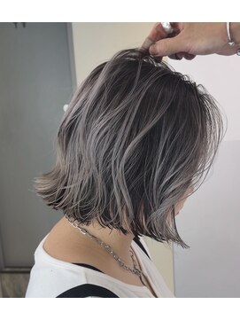 サロウィン 下北沢(SALOWIN) グレーシルバーの表面だけシャドールーツ