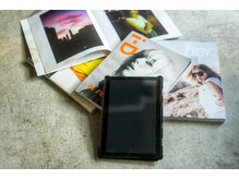 ☆雑誌でくつろぎタイム☆渋谷でハイライトやケアブリーチ、イルミナカラーなど施術をしながらリラックス